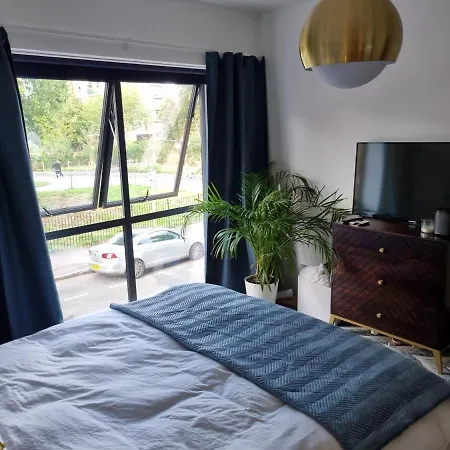 Bright Spacious Apartment In The Park London Exterior photo